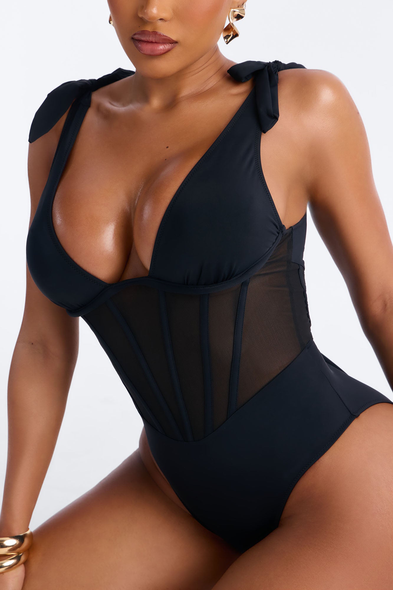 Tropic Like It's Hot Underwire Shoulder Ties 1 Piece Swimsuit - Black