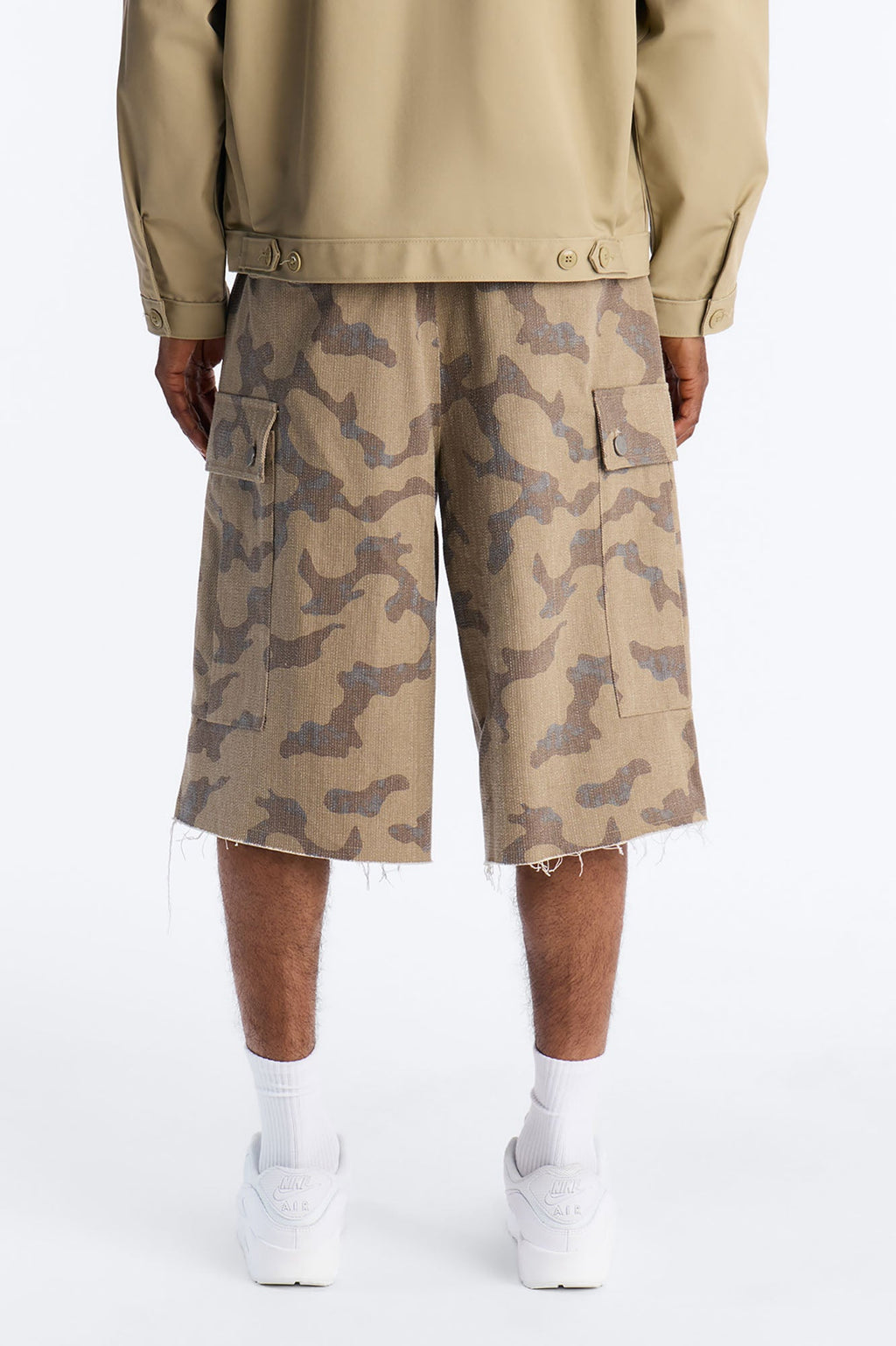 Baggy Subtle Distressed Short - Brown