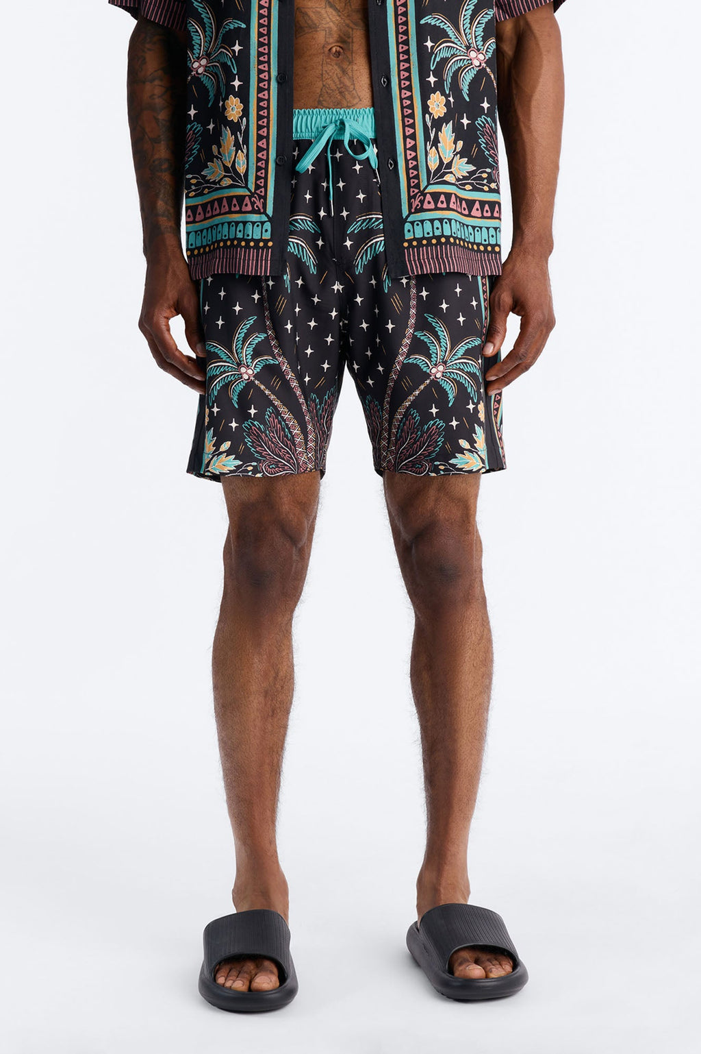 Tropical Twilight Resort Swim Trunk 7″ - Black